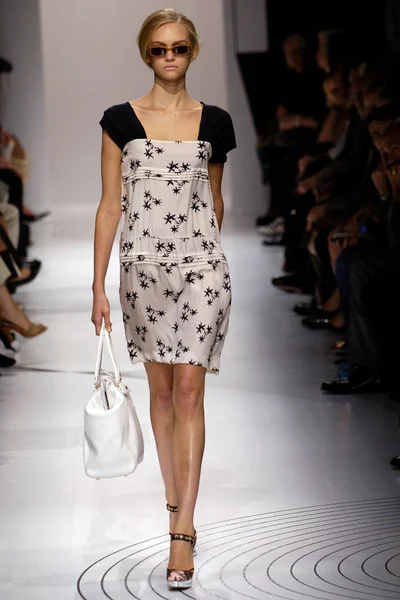 Look 30